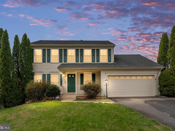 5568 Roundtree Dr, Woodbridge, VA 22193