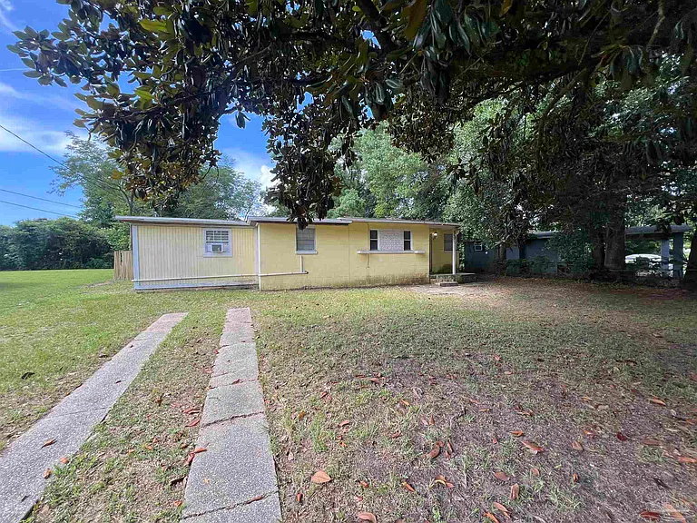 203 Edison Dr — Photo 1