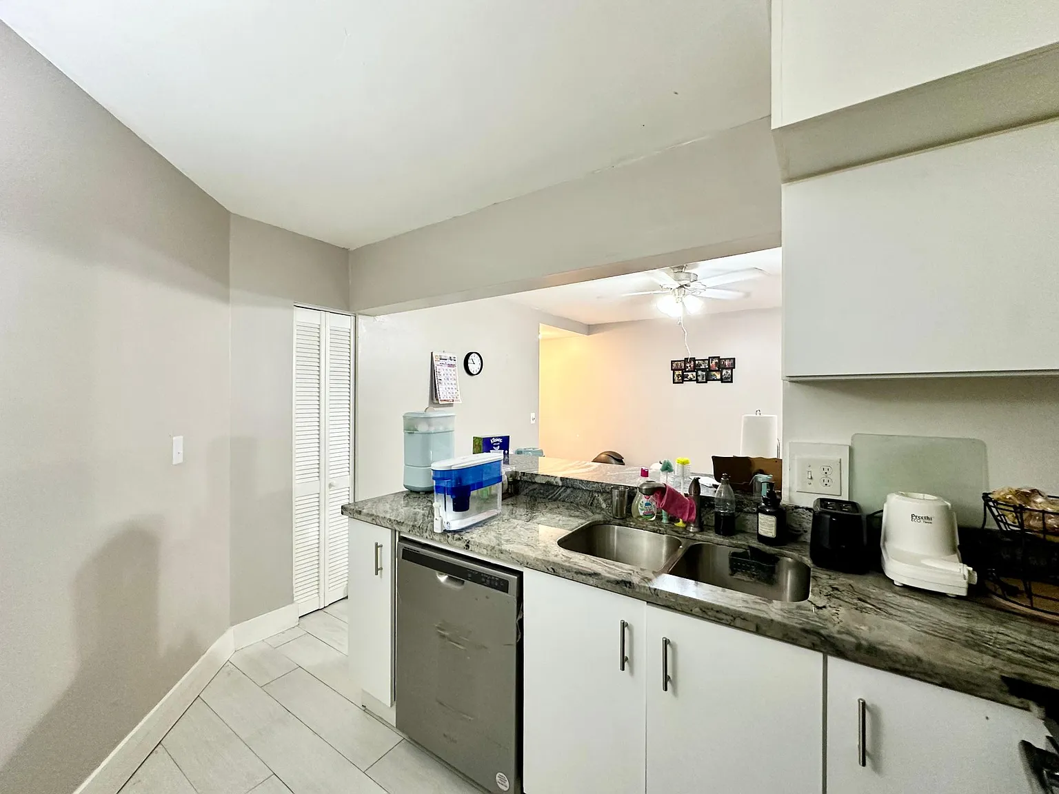 2 bed, 1000 sqft, $2,450 — Photo 3