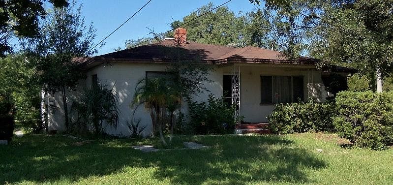 Front of house, corner lot