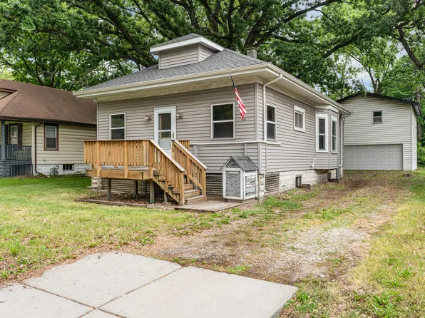 909 Woods Ave, Joliet, IL 60436