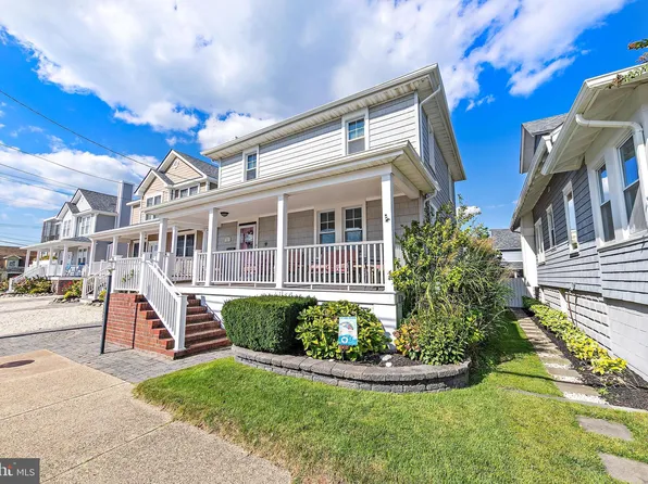 221 4th St, Beach Haven, NJ 08008