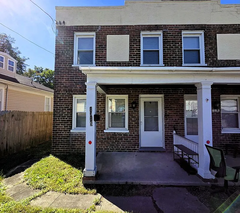 1315 Byron St