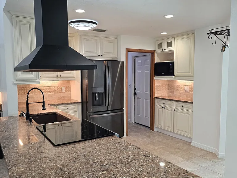 139 Riverwalk Ct — Photo 12