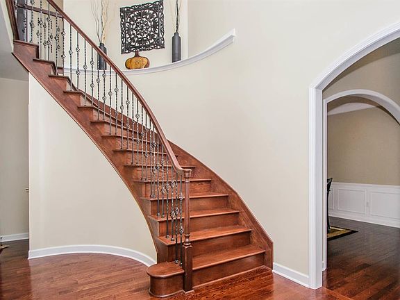 4th image of 794 Eagle Ave