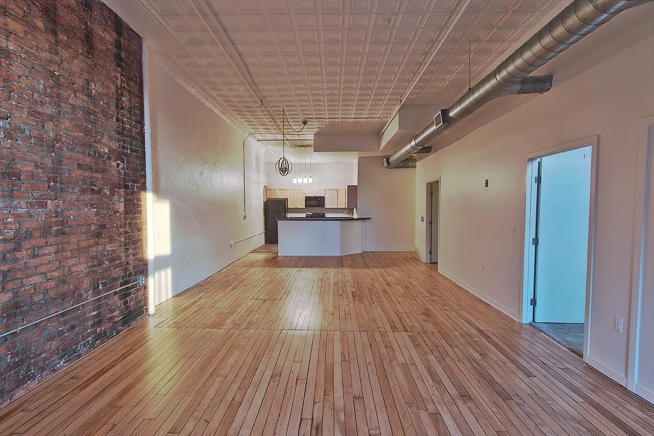 2 bed, 1271 sqft, $2,925 — Photo 3