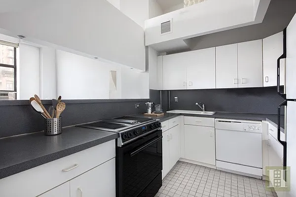 Sold by Halstead Real Estate | media 8