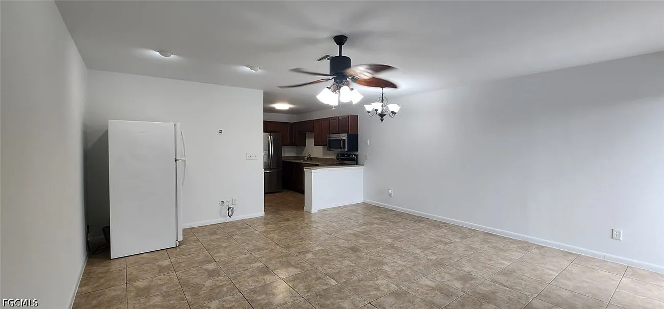 1 bed, 1.0 bath, 700 sqft, $1,050 — Photo 2