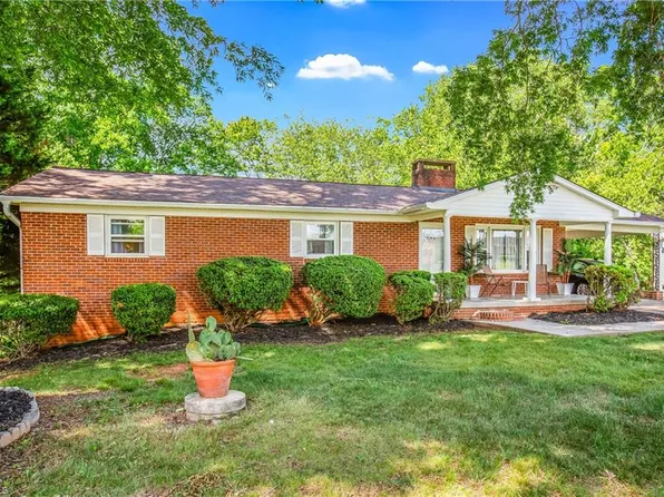 743 Hallmark Dr, Rural Hall, NC 27045