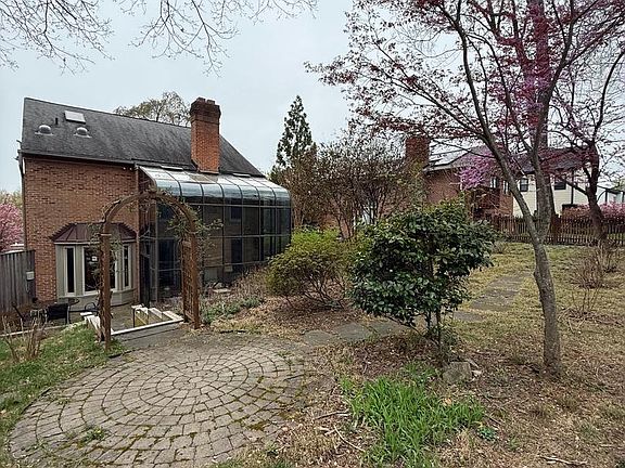 4th image of 1148 Randolph Rd
