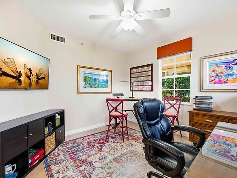 11850 Valencia Gardens Ave — Photo 10