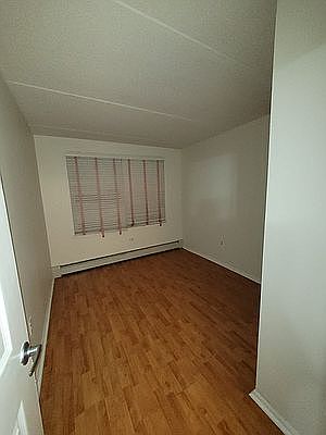 5th image of 428 E 159th St #1