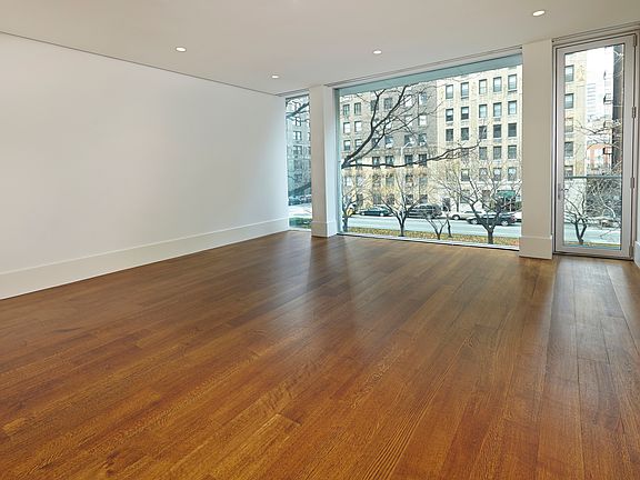 3rd image of 949 Park Ave #2/3