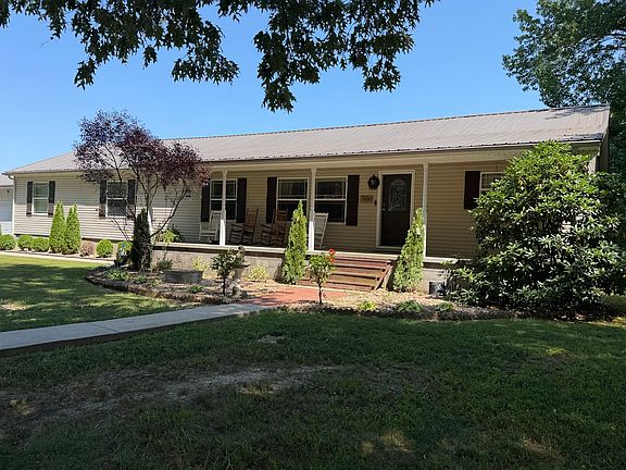 2nd image of 706 Airport Rd