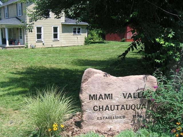 2nd image of 10664 Chautauqua Rd
