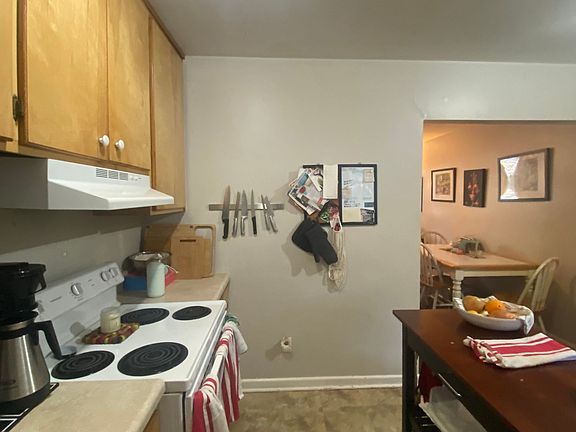 5th image of 912 Wadsworth St