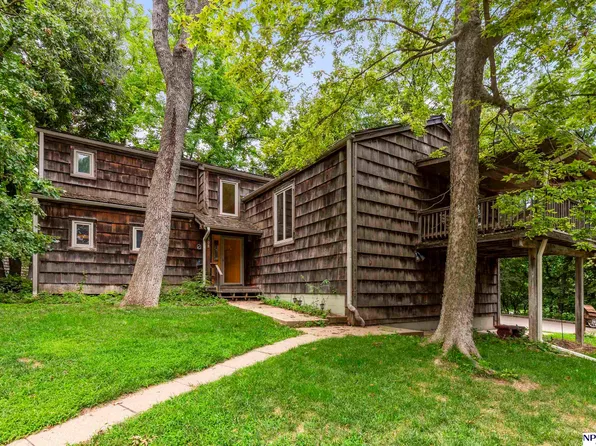 308 Basswood Ct, Bellevue, NE 68005