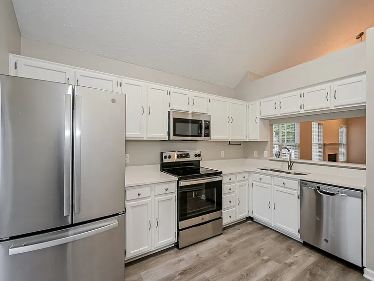 3521 Glenfalls Dr — Photo 9