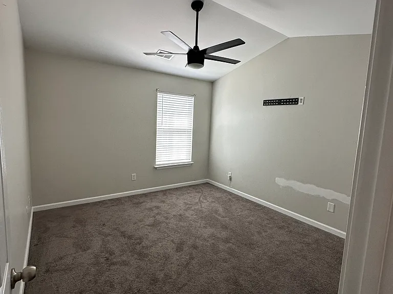124 Avalon Dr — Photo 8