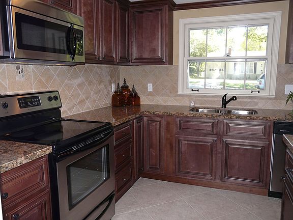 New Kitchen with granite