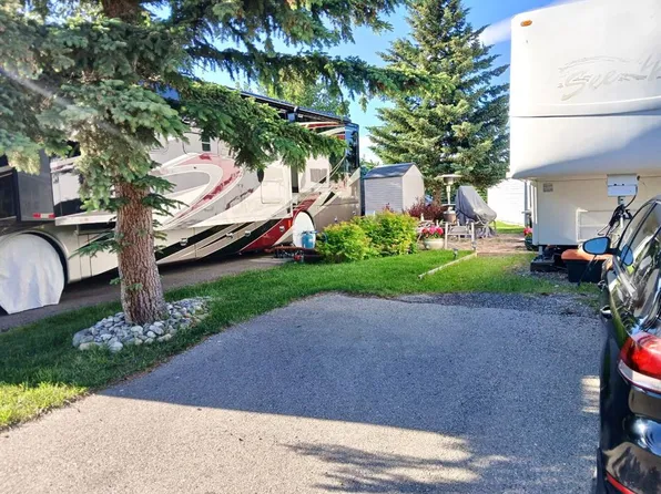 370165 79th St E #103, Foothills No. 31, AB T1S 0E8