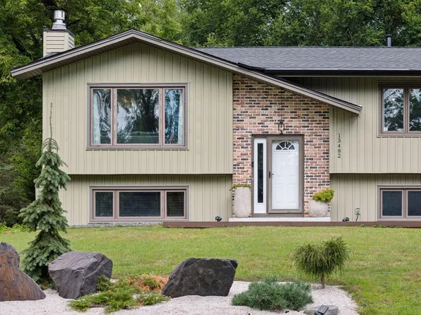 13482 Arthur St W, Minnetonka, MN 55305