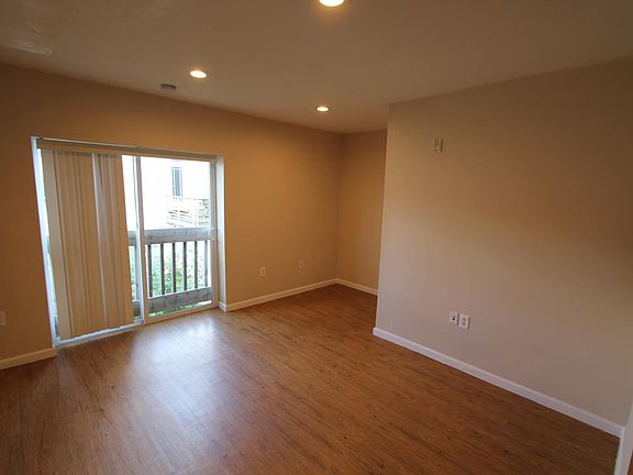 2nd image of 1611 Bainbridge St Floor 3