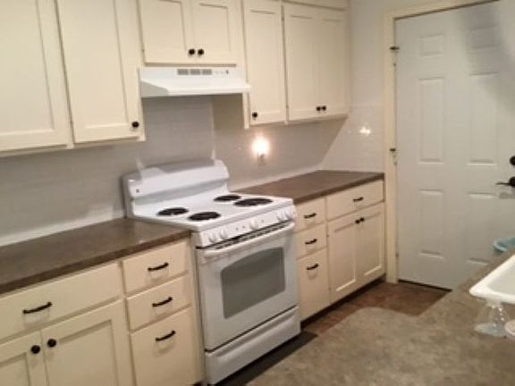 3rd image of 2319 W 12th St