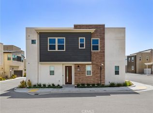 27448 Pioneer Ct, Valencia, CA 91381