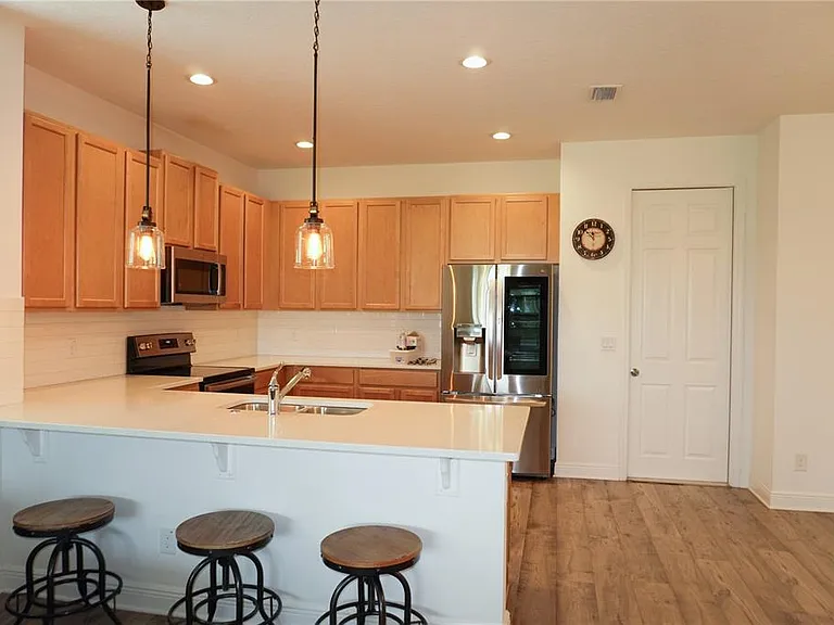 4909 Olivia Ct — Photo 11