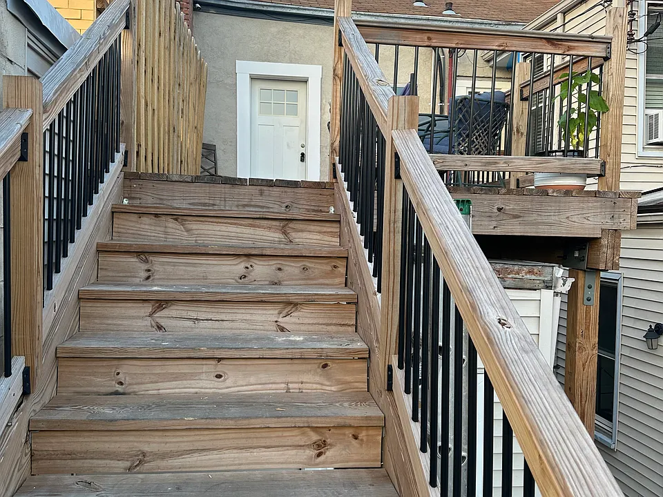 225-229 Main St #1