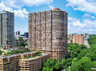 100 Old Palisade Rd APT 803, Fort Lee, NJ 07024