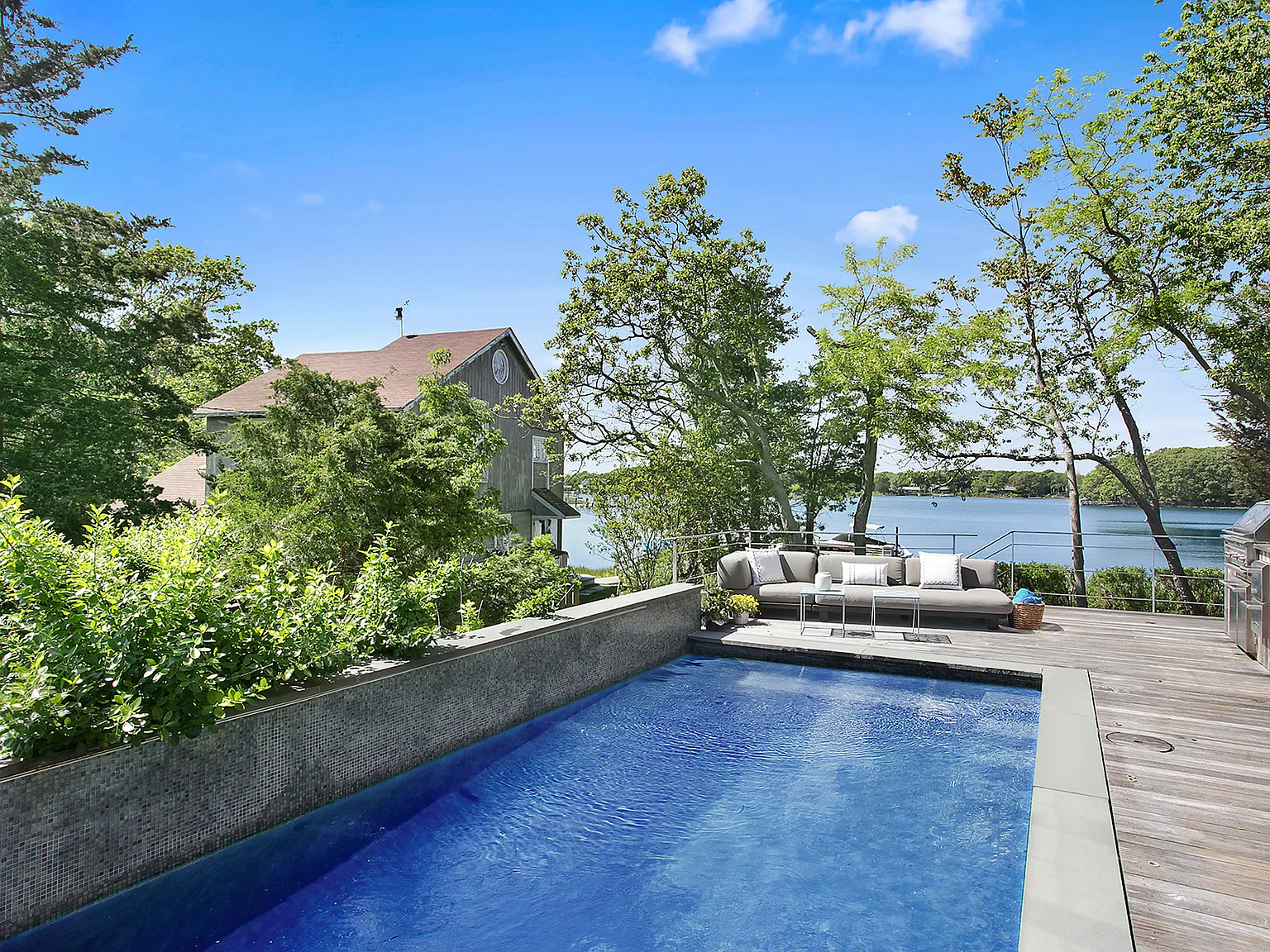 Sag Harbor Waterfront Private Retreat — Photo 2