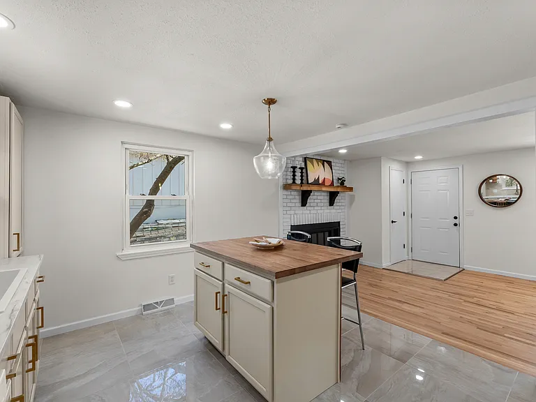 28 Misty Springs Cir — Photo 16
