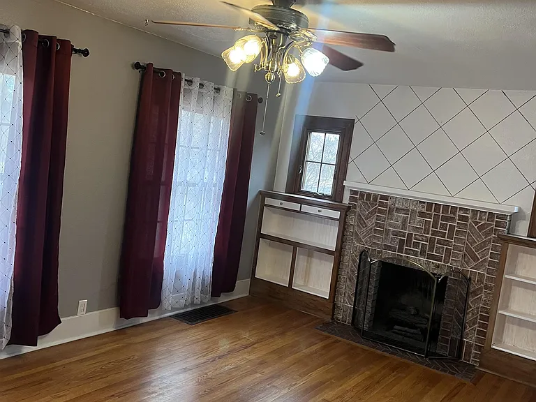 3715 Warren Ave — Photo 3