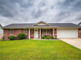2223 Honeysuckle Way, Sellersburg, IN 47172