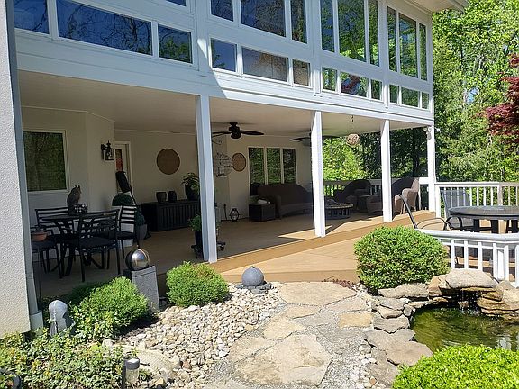 5th image of 3850 Foxtail Ln