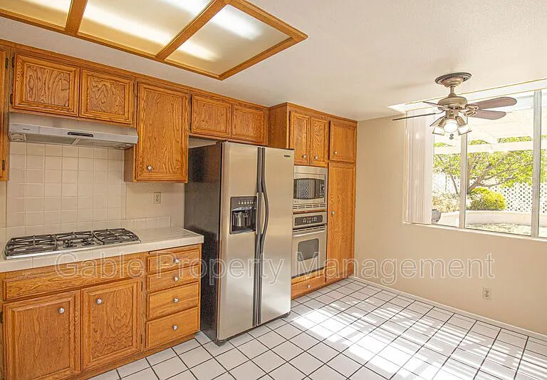 25804 Dickens Ct — Photo 9