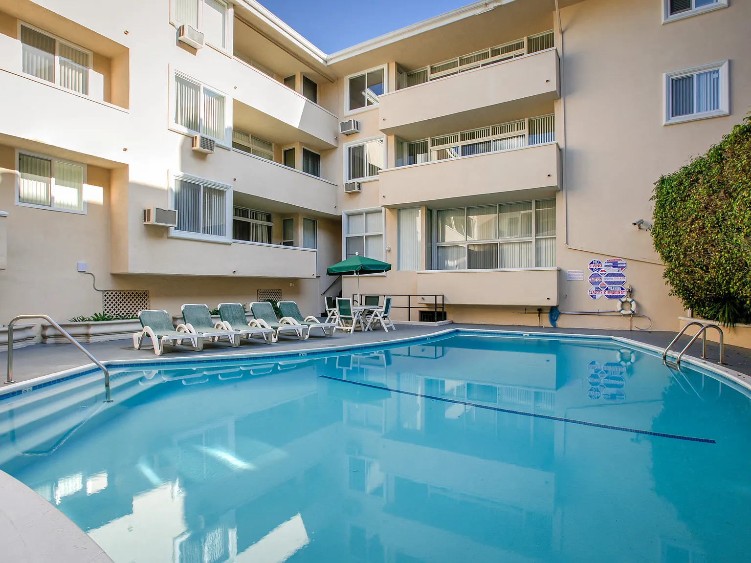 Brentwood Towers — Photo 3
