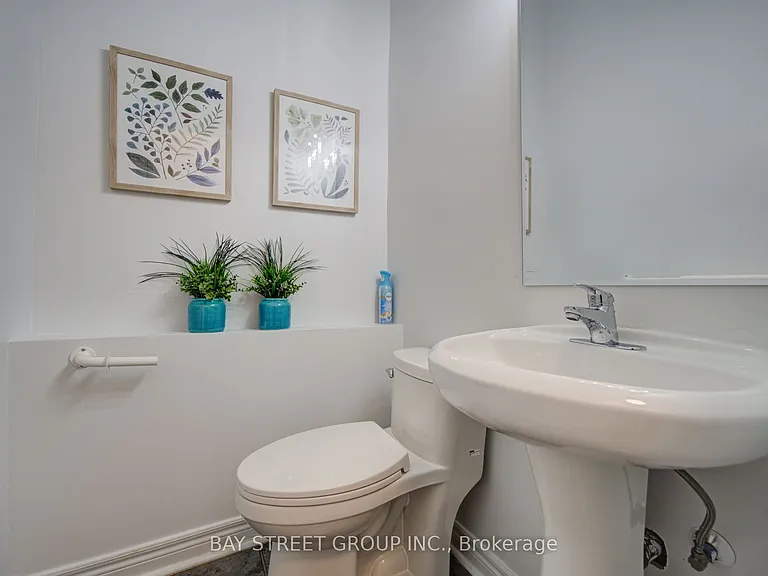 46 Romance Dr — Photo 16