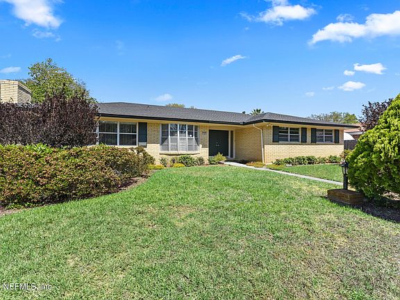 4th image of 3383 PICKWICK Drive S