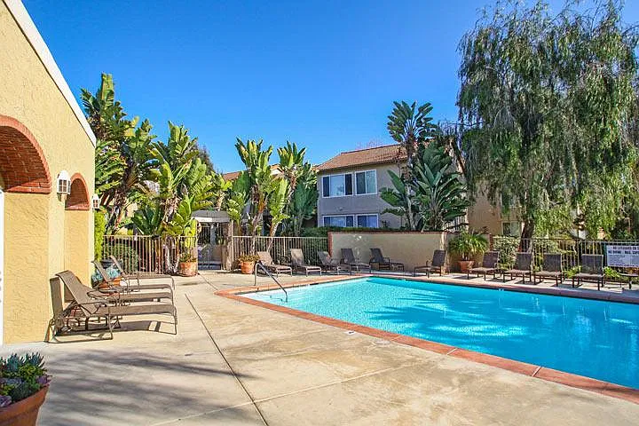 2 bed, 1263 sqft, $4,450 — Photo 2