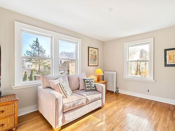 3rd image of 11R Berkeley St