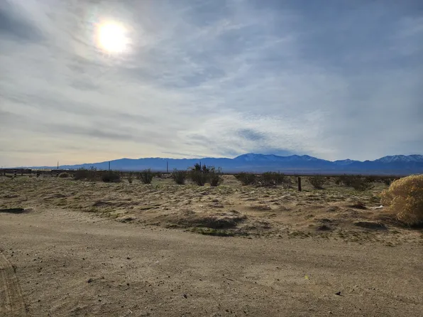 187 Ste Vic Ave #S4, Palmdale, CA 93591