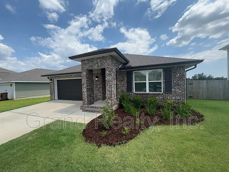 5583 Guinevere Ln — Photo 2