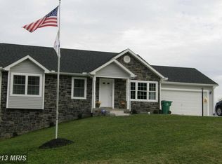 10176 Hunters Ridge Dr, Waynesboro, PA 17268