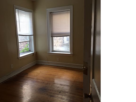 3rd image of 6734 S Clyde Ave APT 1