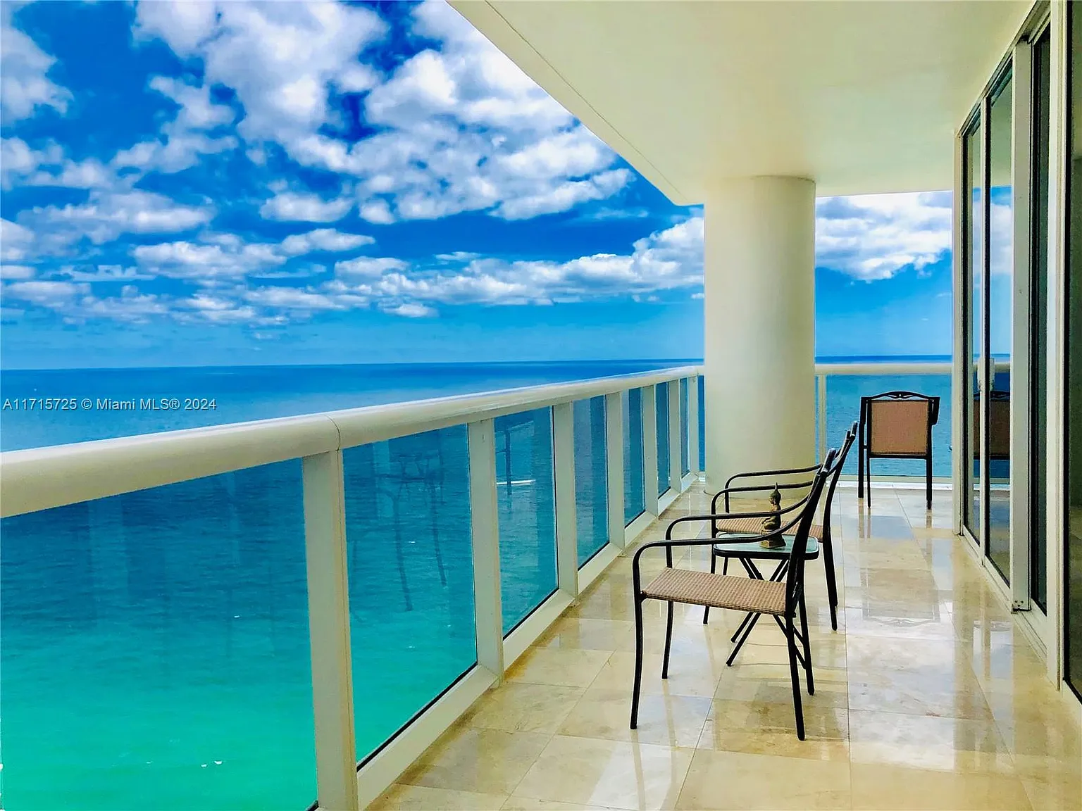 Beach Club Condo — Photo 1