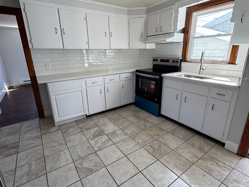 1st image of 8 Harris St Floor 2