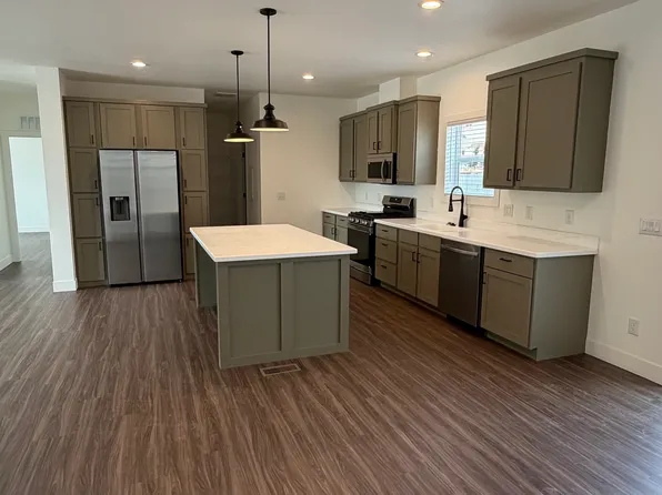 470 E Jessop Ave, Hildale, UT 84784